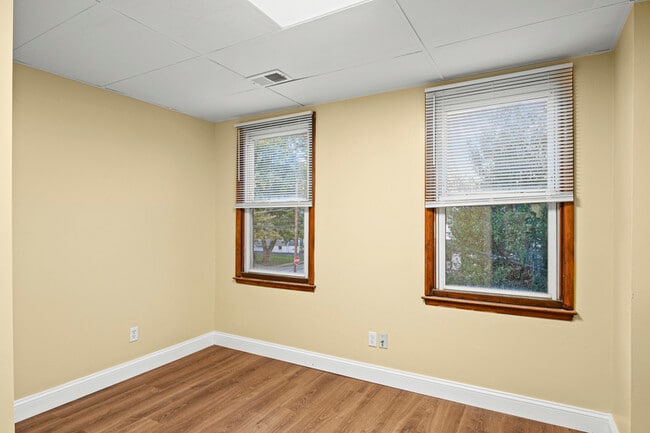 Building Photo - 35 Third Avenue - 3