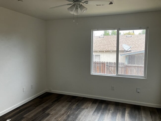 Building Photo - 761 W Santa Fe Ave