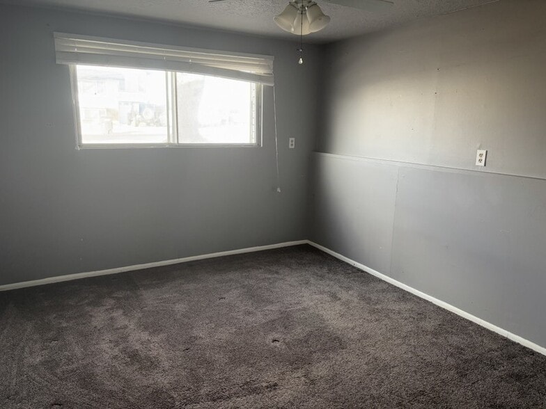 Building Photo - 456 W 550 N