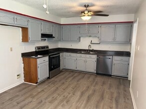 Building Photo - 6823 Northknoll Cove