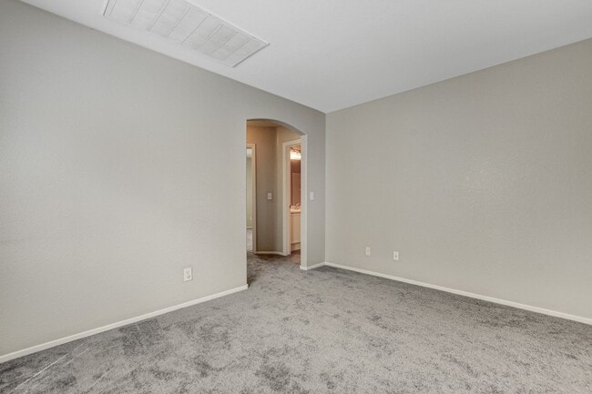 Building Photo - Beautiful 2 Story, 3 Bedroom Home Northwest!