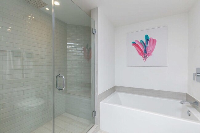 Building Photo - 4010 S Ocean Dr