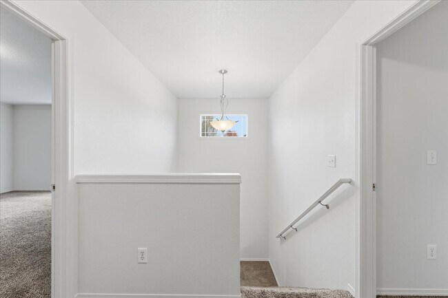 Building Photo - 12811 NE 49TH WAY