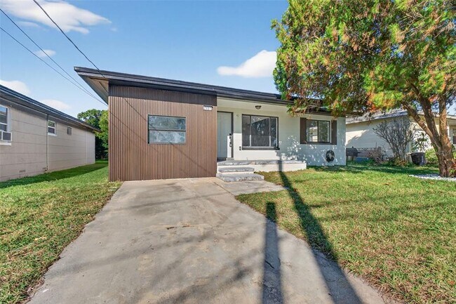 Building Photo - 2401 42nd St S