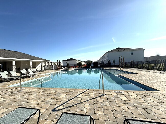 Building Photo - 1967 Tamarack Pass