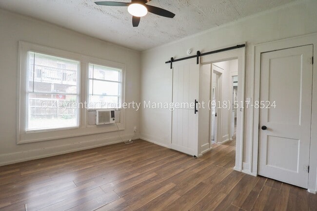 Building Photo - N Rosedale Ave Triplex