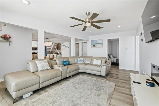 Building Photo - 732 Blue Fathom Dr