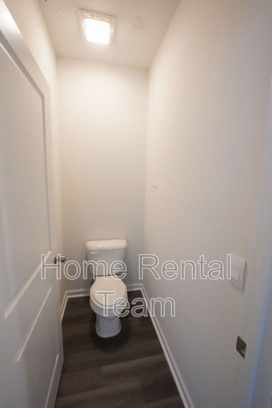 Building Photo - 108 Windrush Pnes