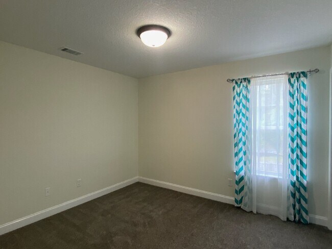 Building Photo - Home For Rent