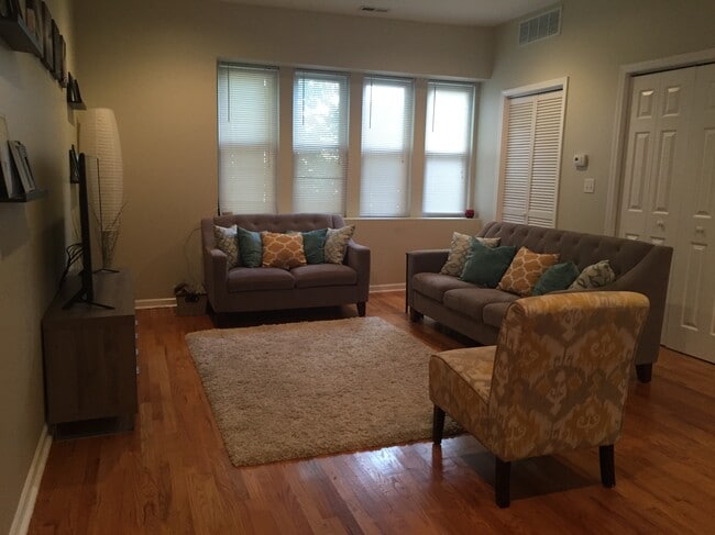 Building Photo - 2438 N Laramie Ave