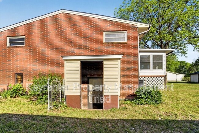 Building Photo - 402 Rand Blvd