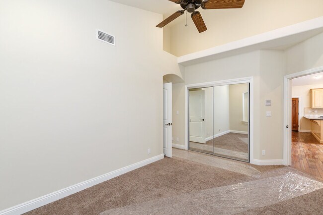 Building Photo - 2104 Perry Ave