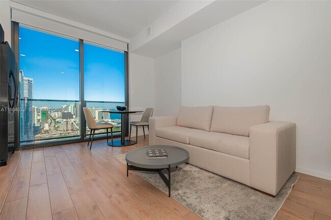 Building Photo - 398 NE 5th St