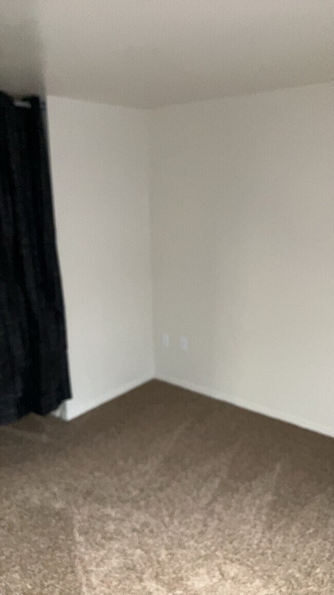 Building Photo - 105 Woodard Dr