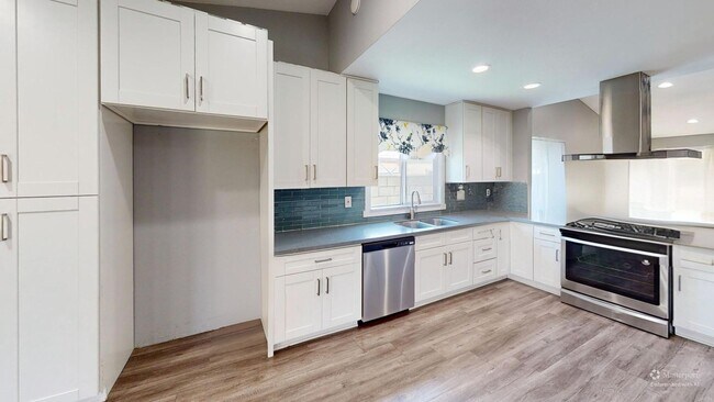 Building Photo - Beautifully Updated 3BR/2BA Single-Family Home in Rancho Cucamonga-Not a single step!