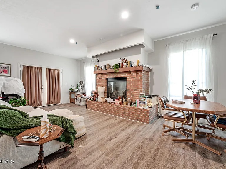 Primary Photo - 2428 N 101st Ave