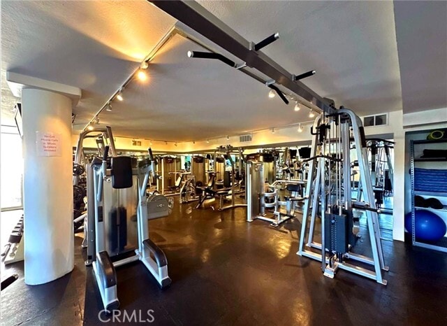 Building Photo - 1131 Alta Loma Rd