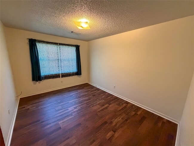 Building Photo - 907 Seymore Cir
