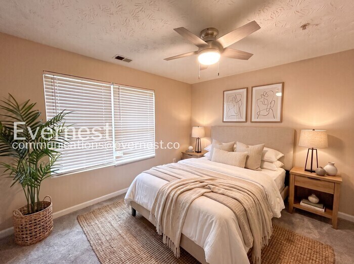 Building Photo - 7101 Fairington Ridge Cir