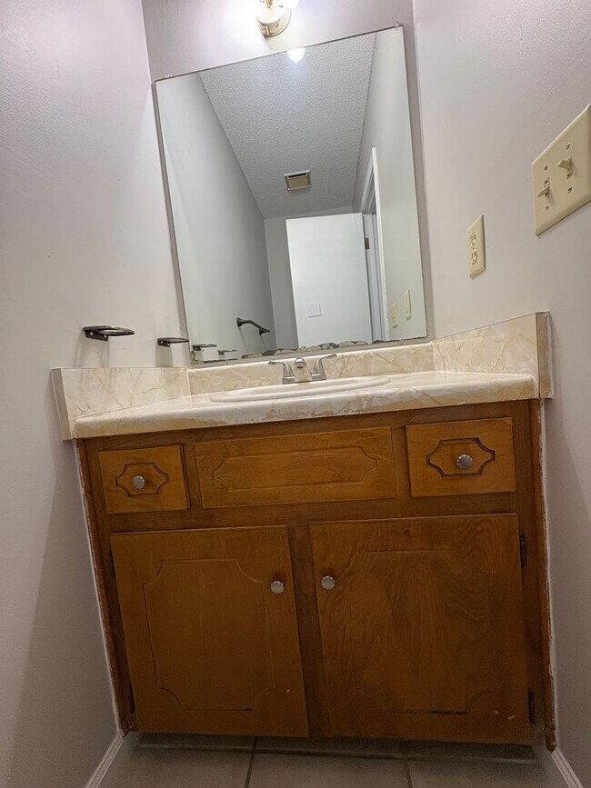 Building Photo - Daleville!