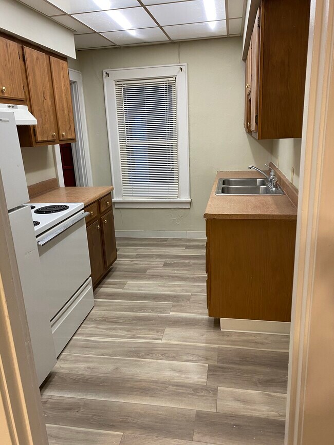 Kitchen pic 1 - 102 W Main St