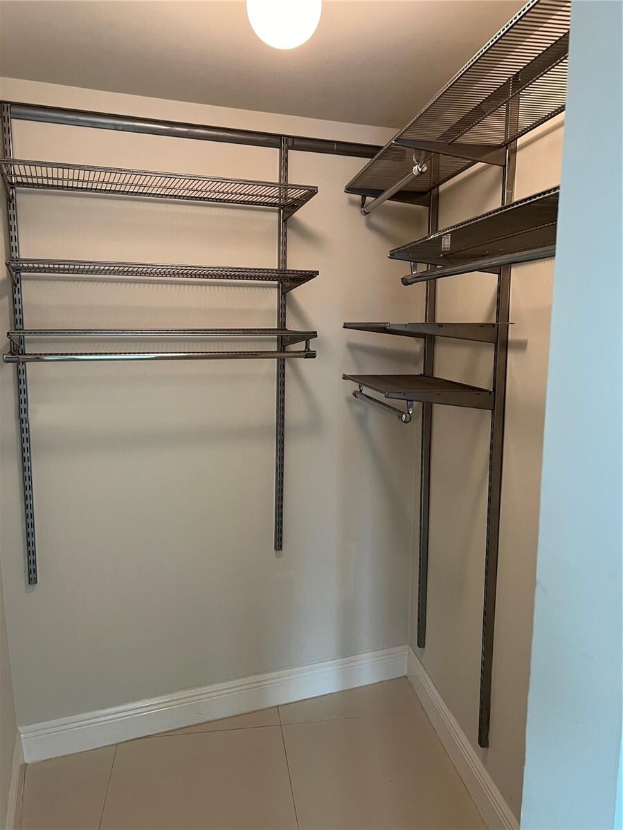 Building Photo - 1650 Brickell Ave