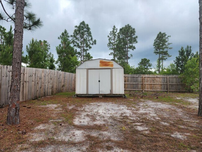 Building Photo - 208 Lockwood Ct