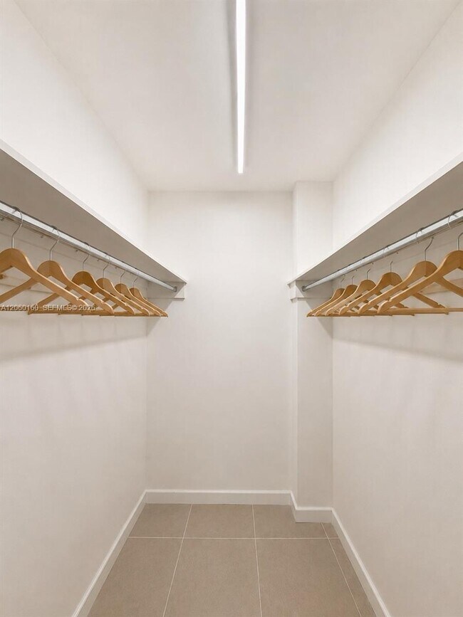 Building Photo - 1050 94th St