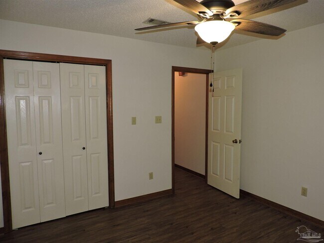 Building Photo - 3223 Windmill Cir