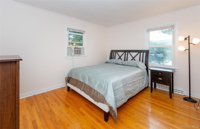 Building Photo - 24 Crescent Dr