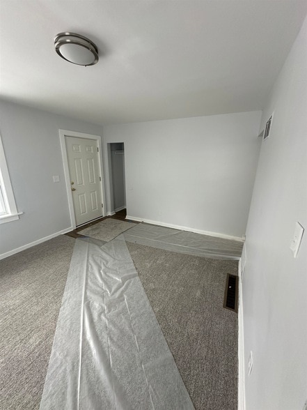 Building Photo - 748 S 24th St