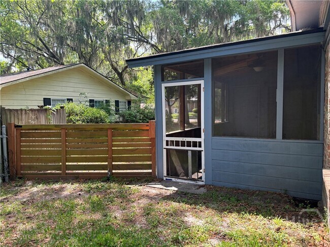 Building Photo - 12434 Largo Dr