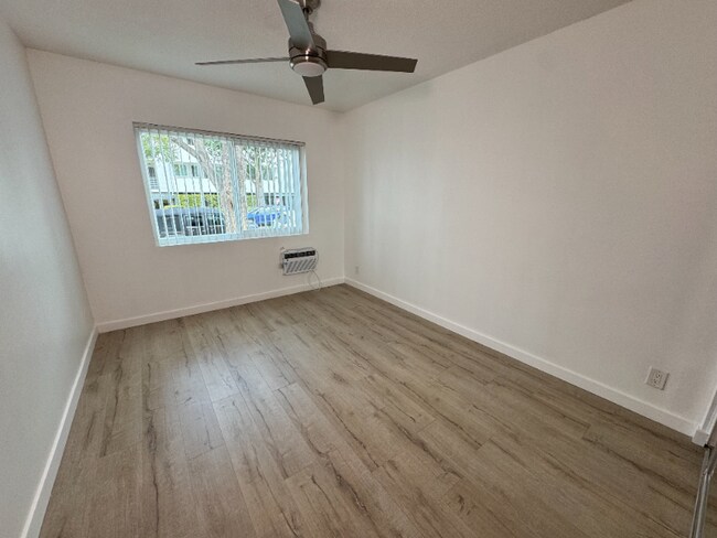 Building Photo - 1221 N Spaulding Ave