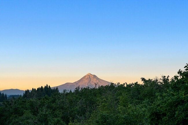 Building Photo - 3995 SW Lafollett Rd