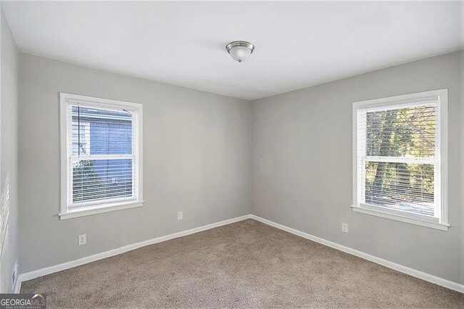 Building Photo - 2077 Rosewood Rd