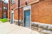 Building Photo - 340 Bird Ave