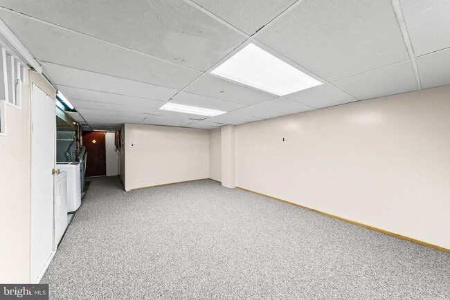 Building Photo - 129 Alverstone Rd