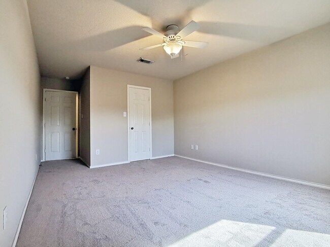Building Photo - 3527 Hera Dr