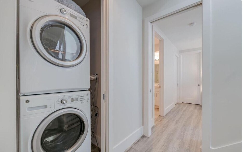Internal - 3919 Fulton St NW
