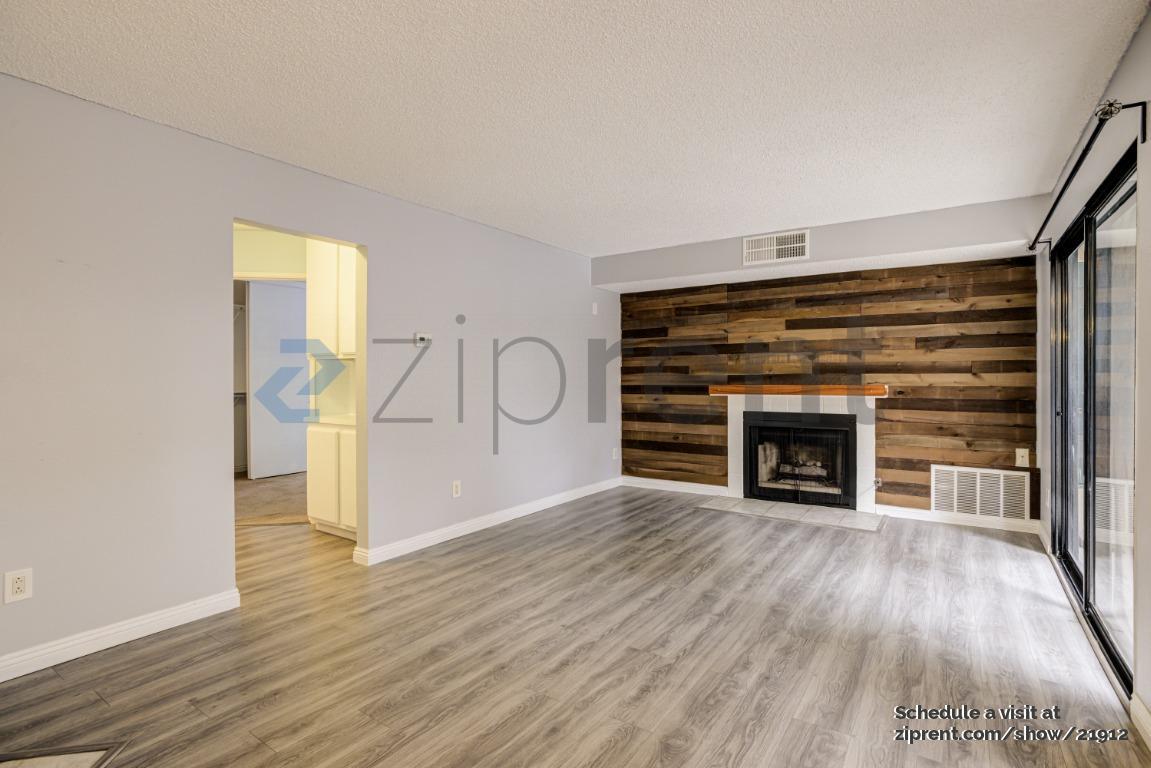 Building Photo - Unit 10