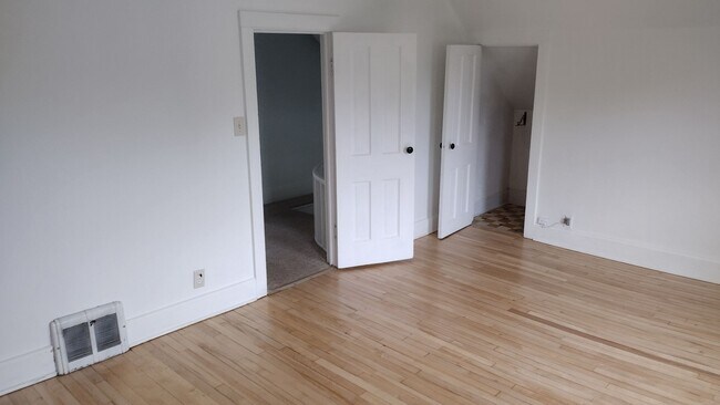 Building Photo - 1319 Winnebago Ave