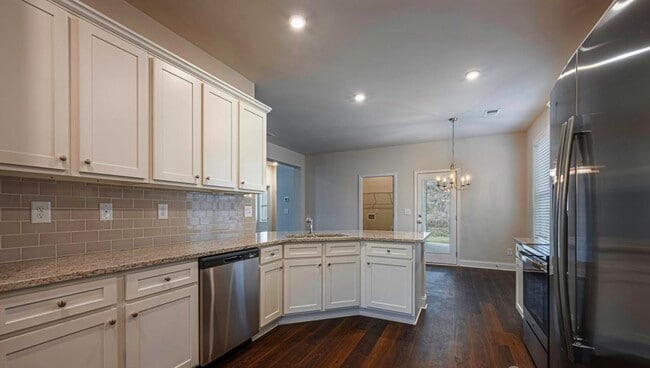 Building Photo - Beautiful Home Ready Now In Margrave Dr