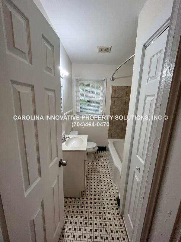 Building Photo - 2824 Phillips Ave