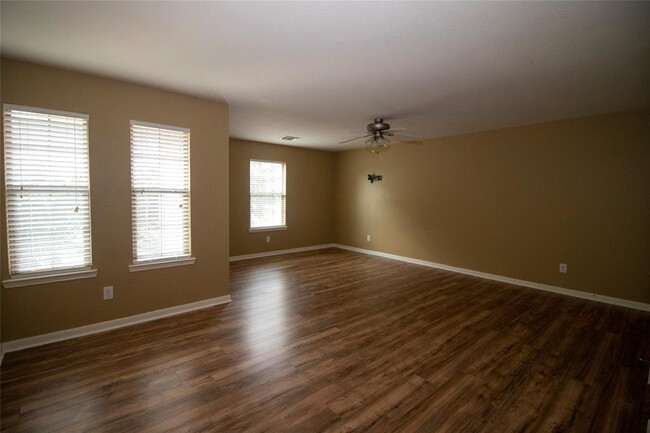 Building Photo - 21534 Pointed Oak Ln