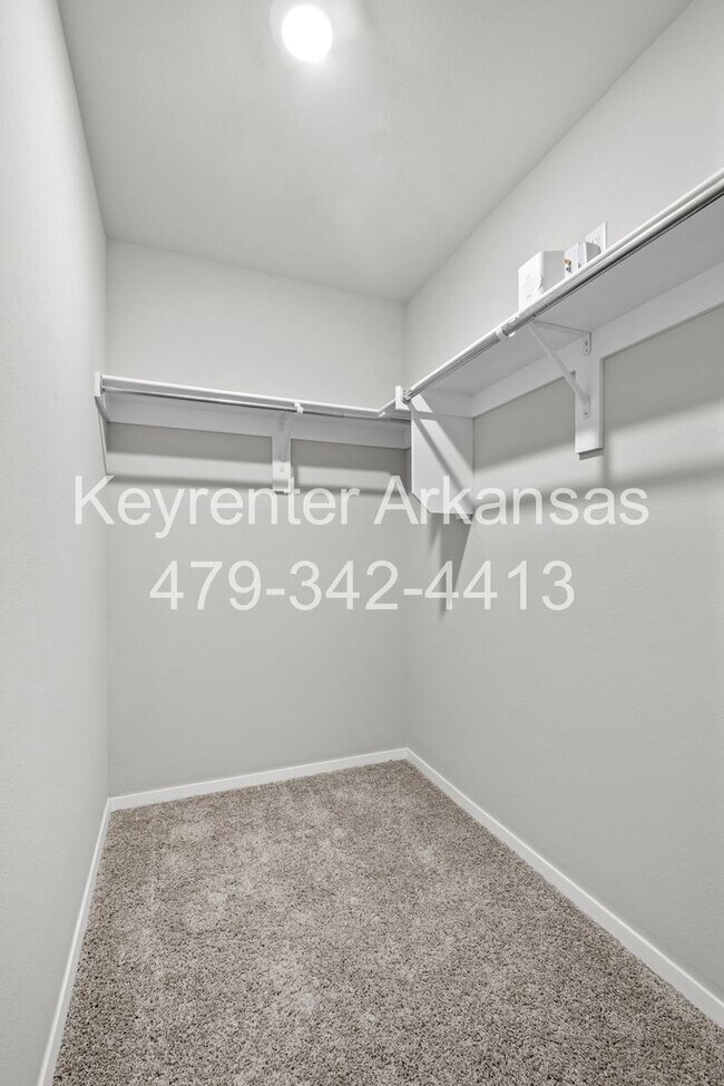 Building Photo - 817 S Katlyn Dr
