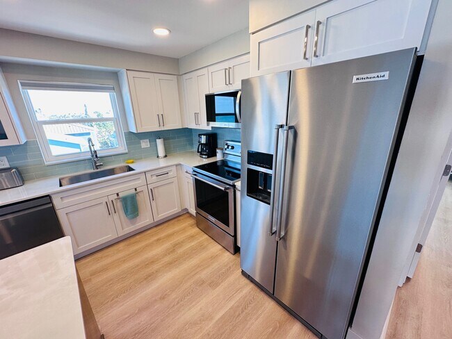 Building Photo - 555 Gulf Way