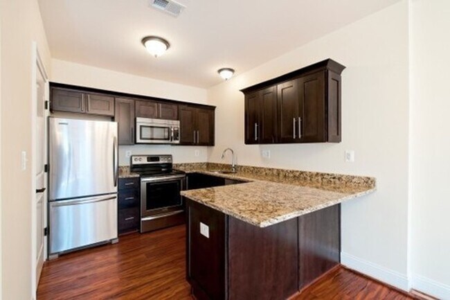 Building Photo - 1582 Wickham Pond Dr