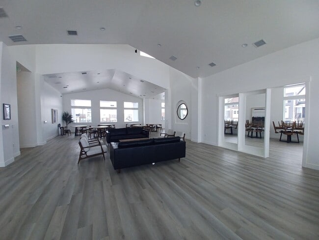 Building Photo - 2021 N 3960 W