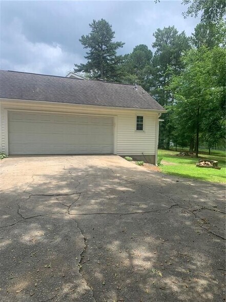 Building Photo - 3229 Bold Springs Rd