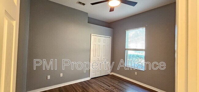 Building Photo - 640 Brookfield Pl